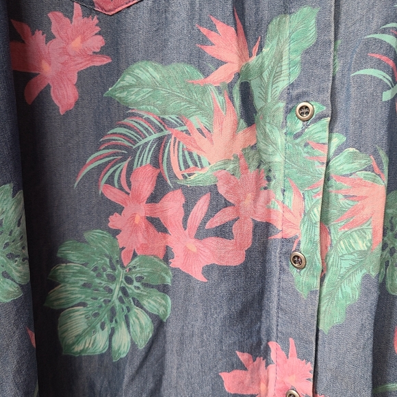Long sleeve denim US L floral button up shirt - Picture 4 of 11